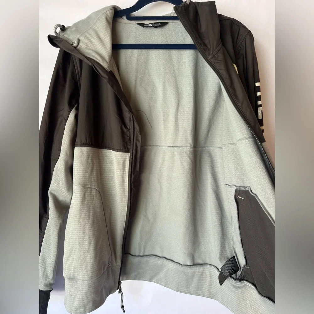 The North Face Men's‎ Windbreak Jacket size small